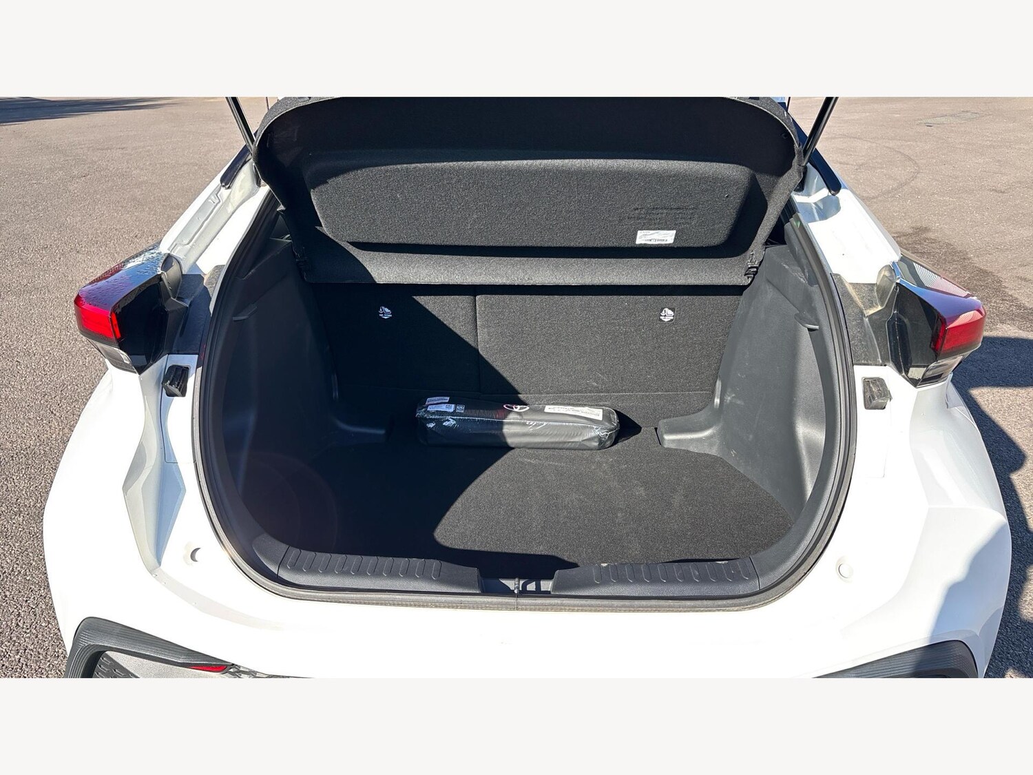 Used Toyota C-HR 2024 for sale - 77646251: Photo 16