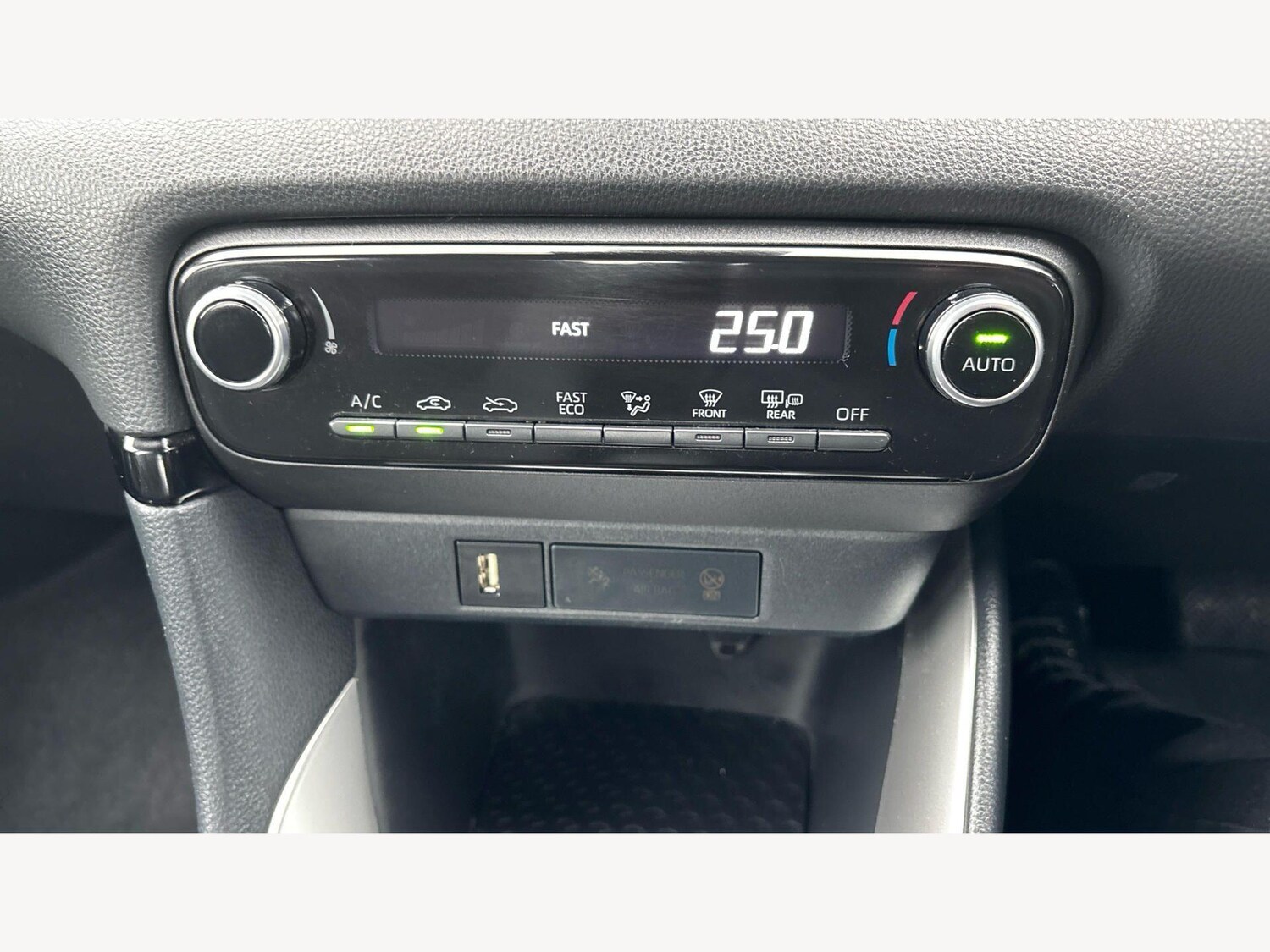 Used Toyota Yaris for sale - 77722627: Photo 23