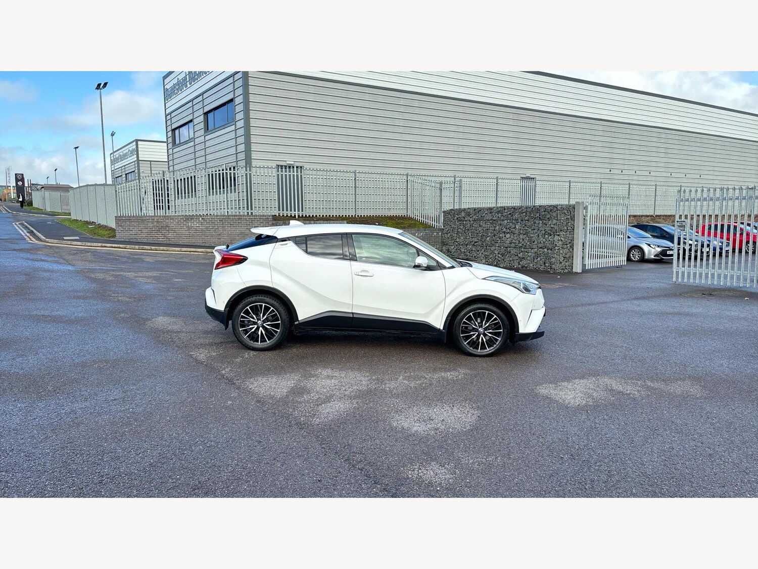 Used Toyota C-HR 2017 for sale - 77454984: Photo 18