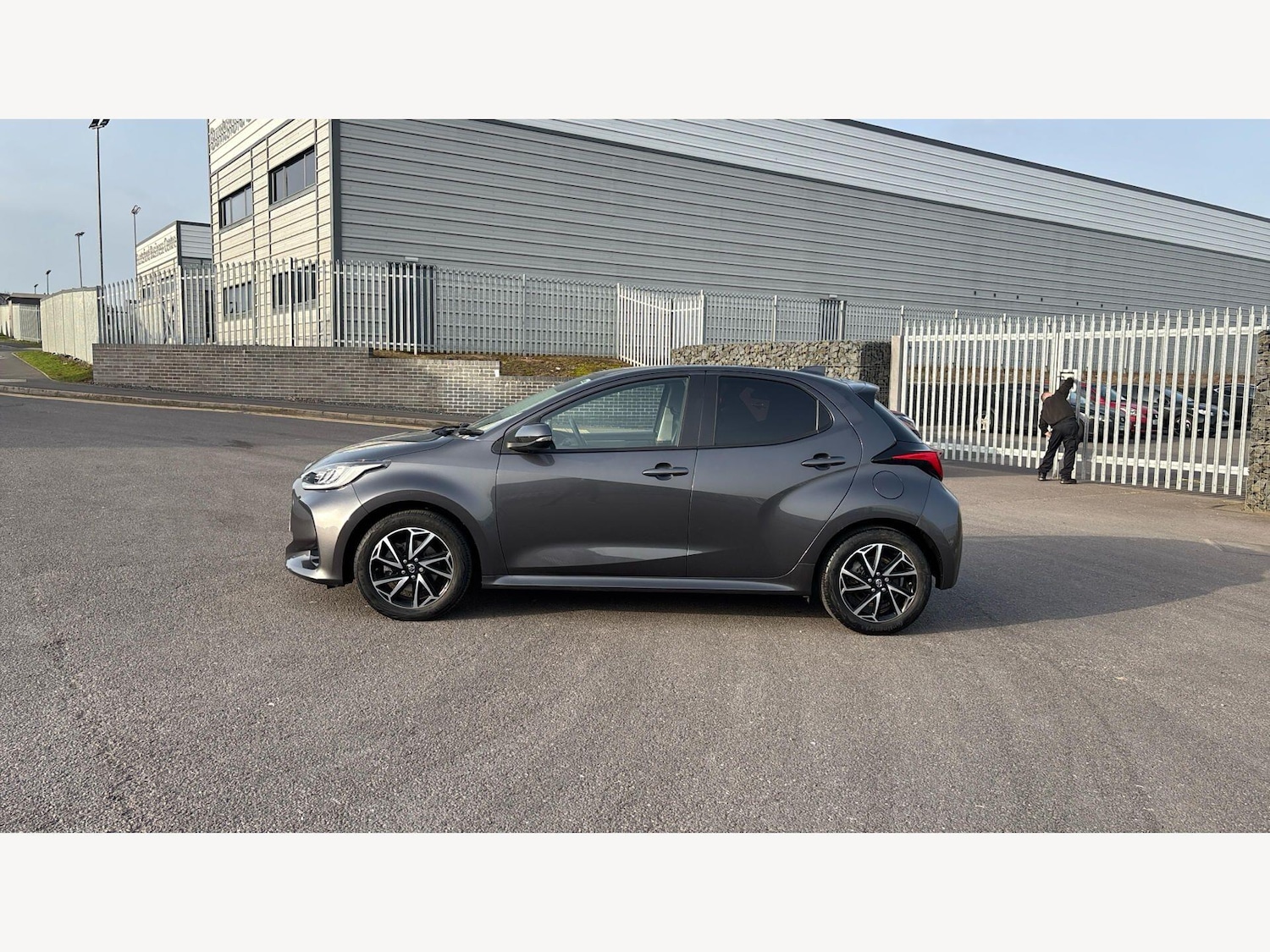 Used Toyota Yaris 2023 for sale - 77799066: Photo 19