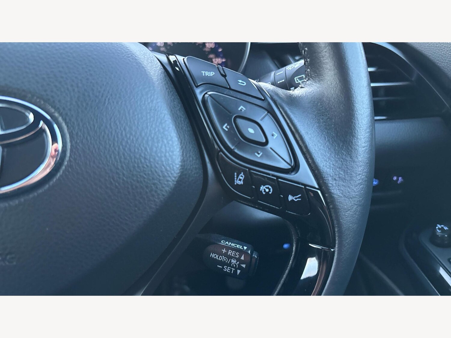 Used Toyota C-HR 2023 for sale - 77455611: Photo 25