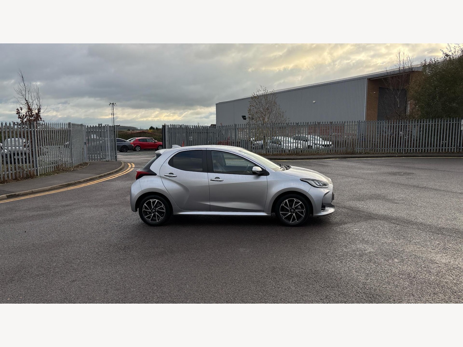 Used Toyota Yaris 2022 for sale - 76702424: Photo 18