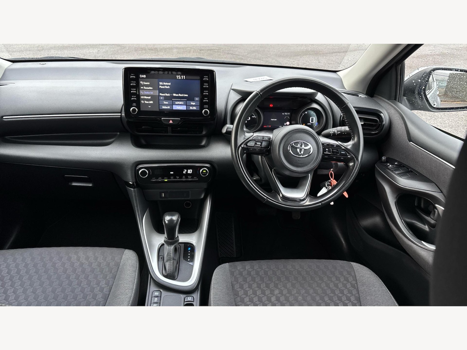 Used Toyota Yaris 2022 for sale - 76702424: Photo 7