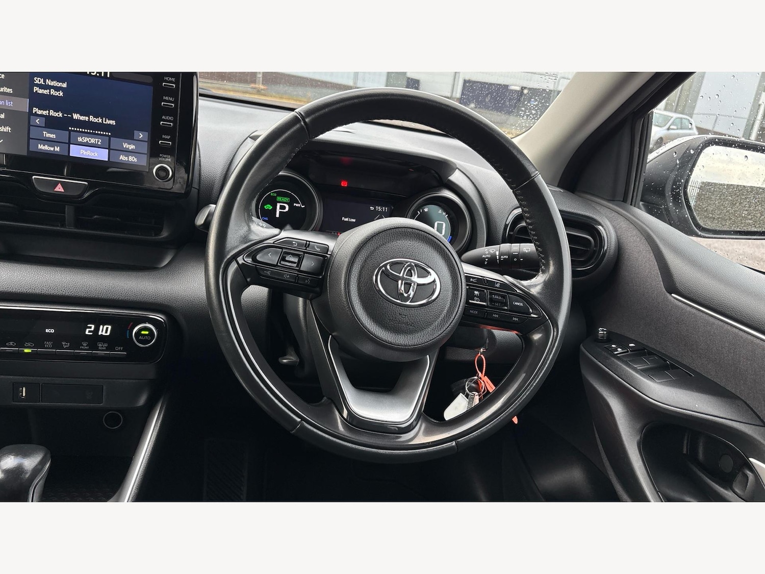 Used Toyota Yaris 2022 for sale - 76702424: Photo 8