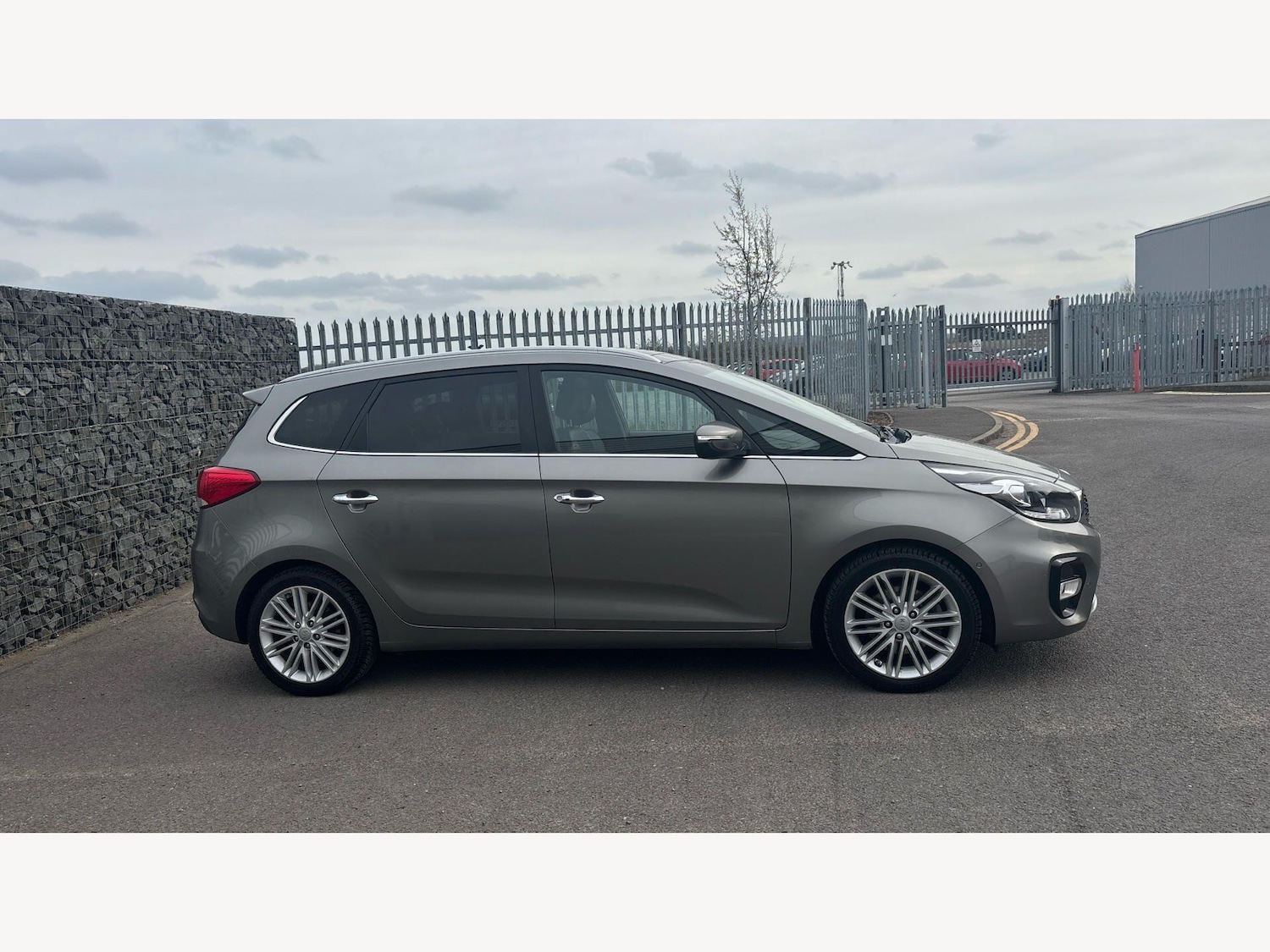 Used Kia Carens 2018 for sale - 78006650: Photo 18