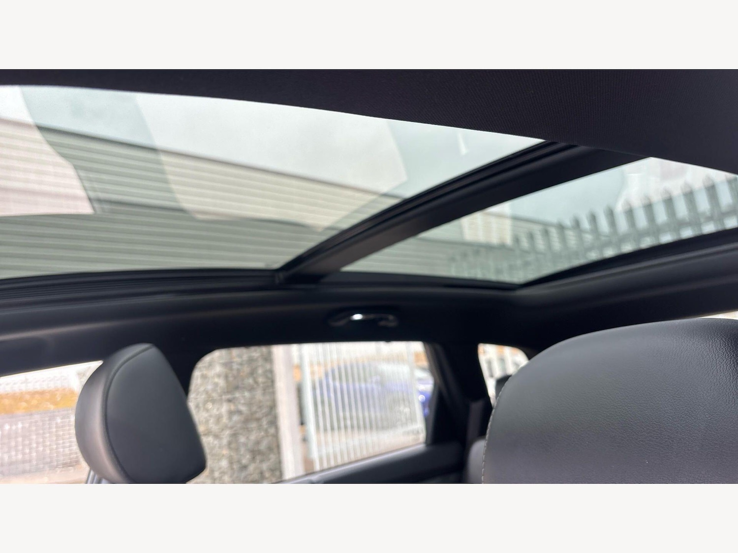 Used Kia Carens 2018 for sale - 78006650: Photo 22