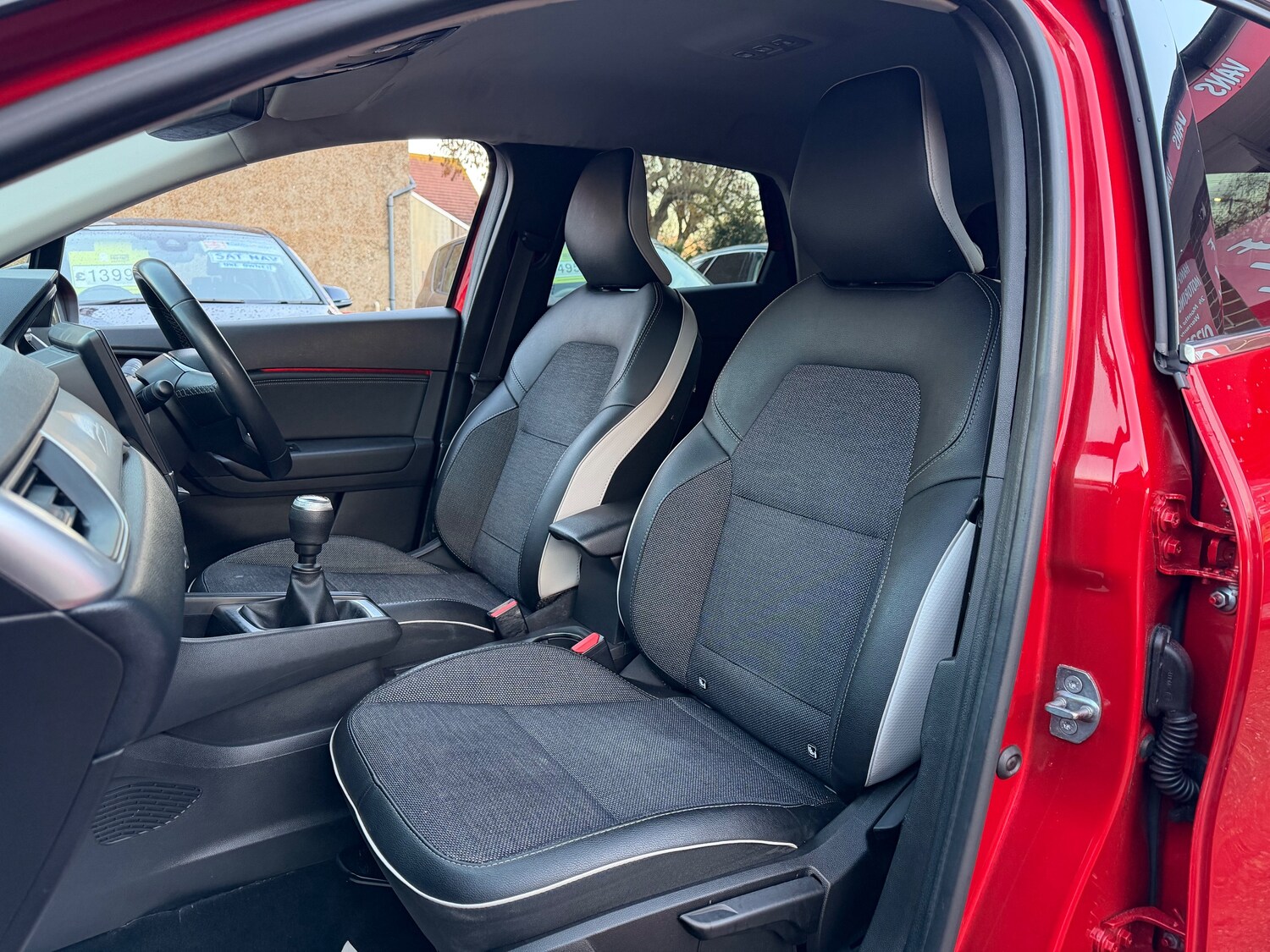 Used Renault Captur 2024 for sale - 76557823: Photo 12