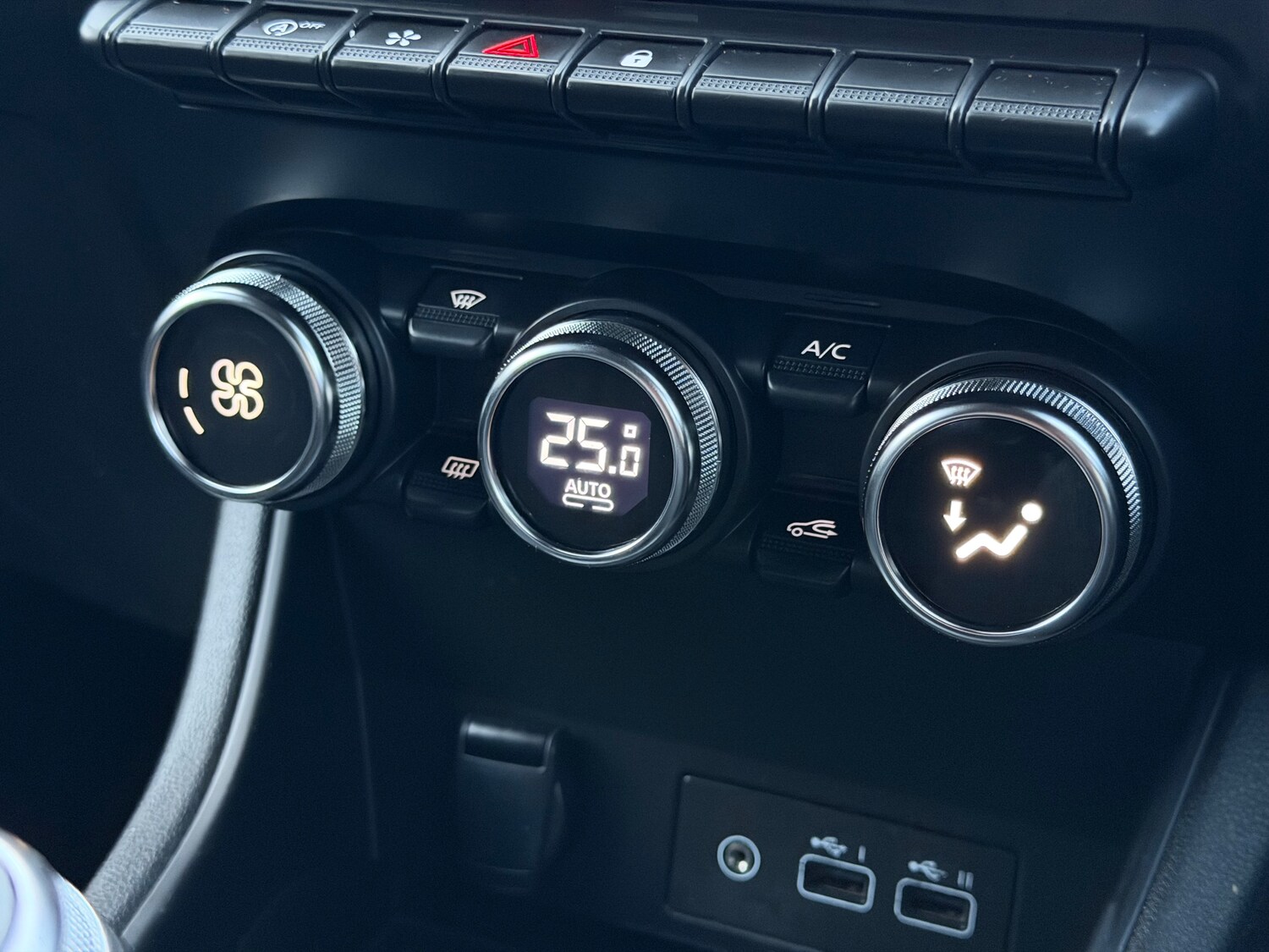 Used Renault Captur 2024 for sale - 76557823: Photo 45