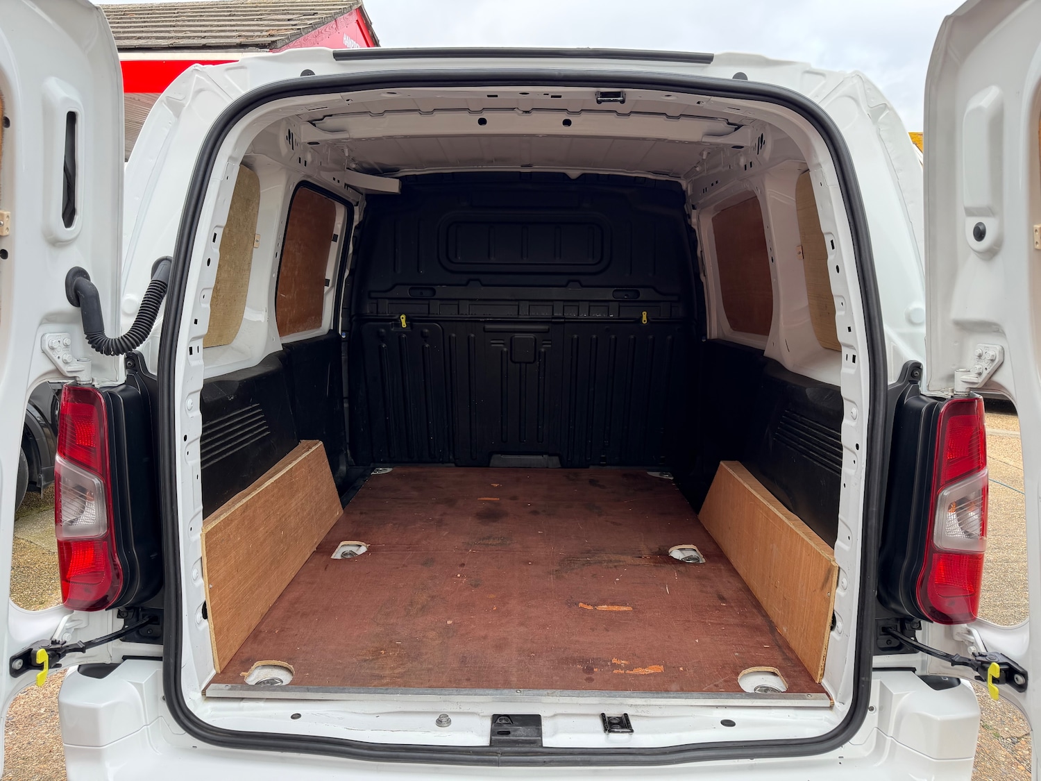 Used Peugeot Partner 2021 for sale - 77631356: Photo 9