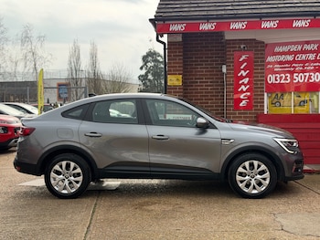 Used Renault Arkana 2023 for sale - 77650435: Photo