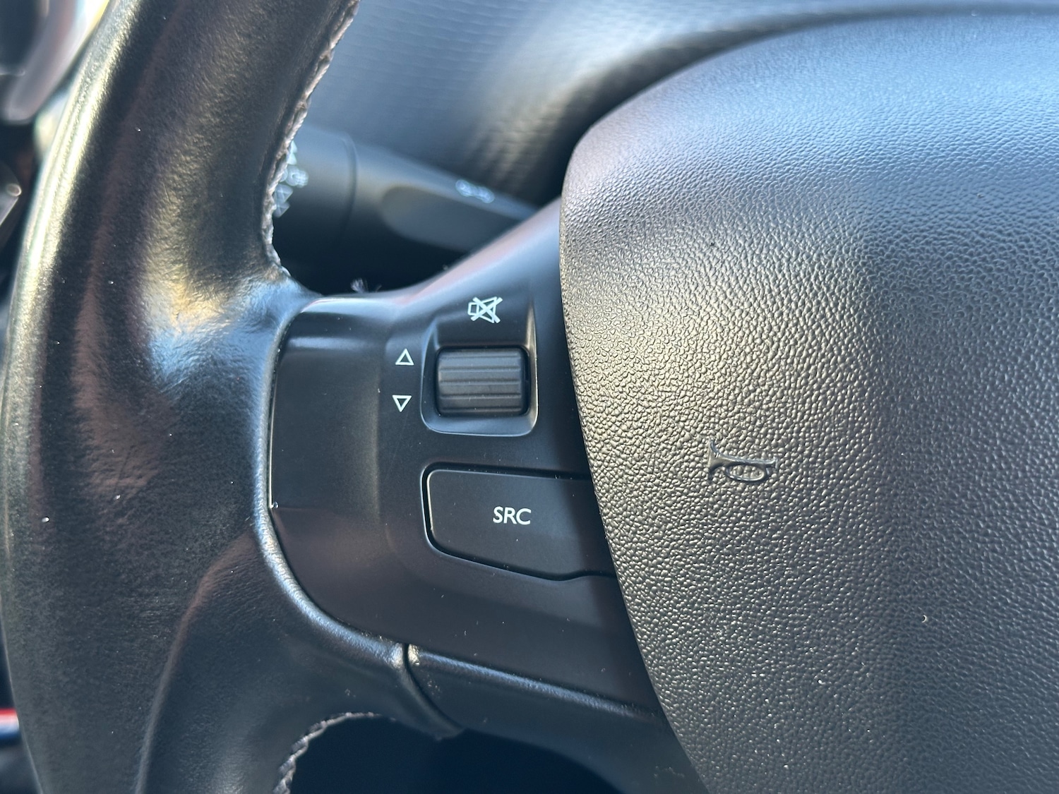 Used Peugeot 2008 2016 for sale - 76320046: Photo 27