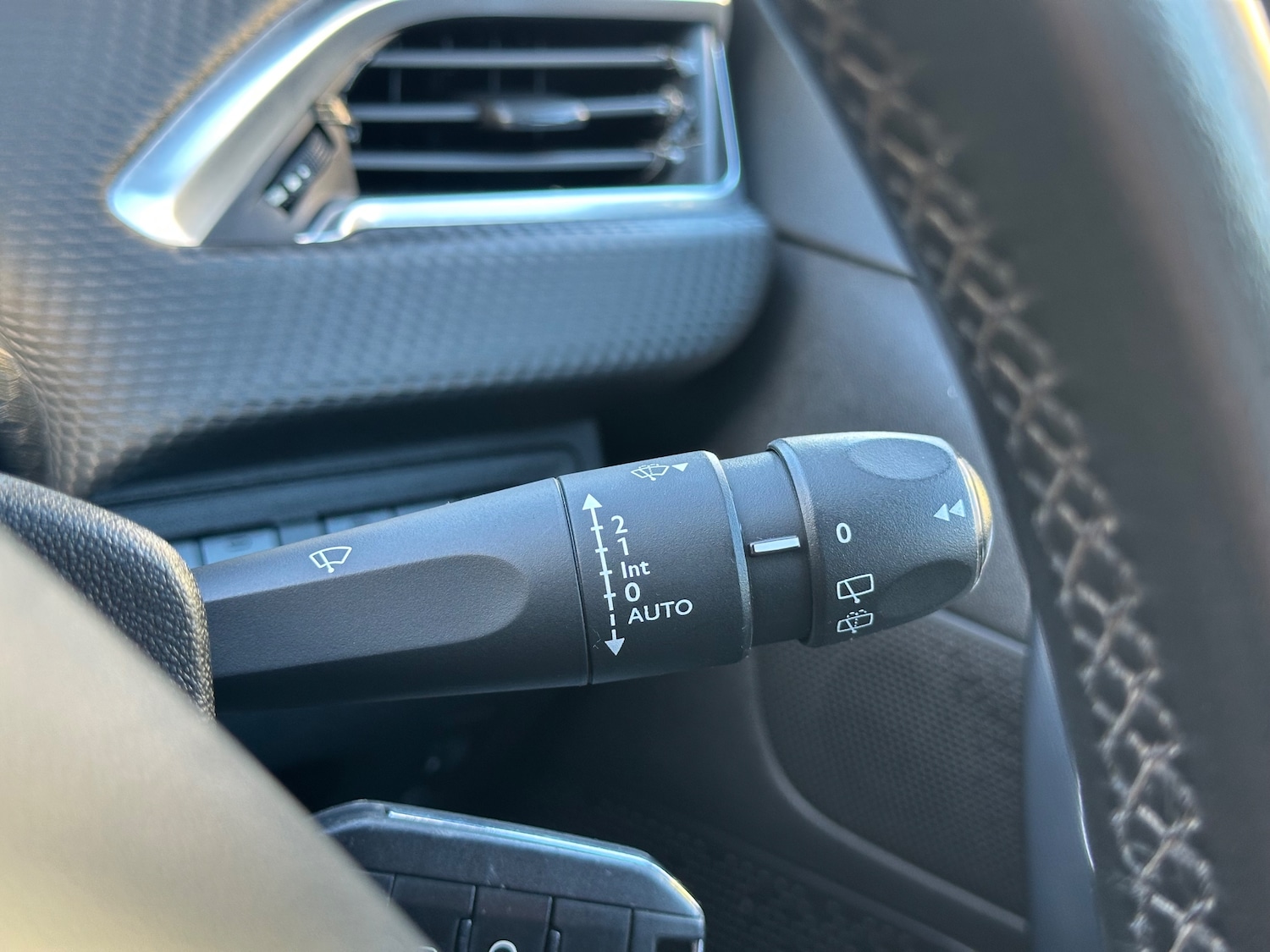 Used Peugeot 2008 2016 for sale - 76320046: Photo 28