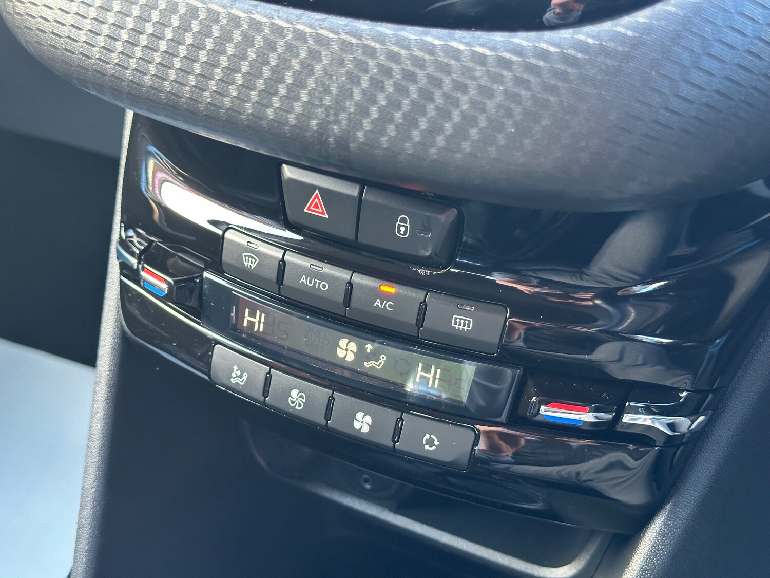 Used Peugeot 2008 2016 for sale - 76320046: Photo 40