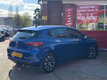 Used Renault Clio 2023 for sale - 77845506: Photo