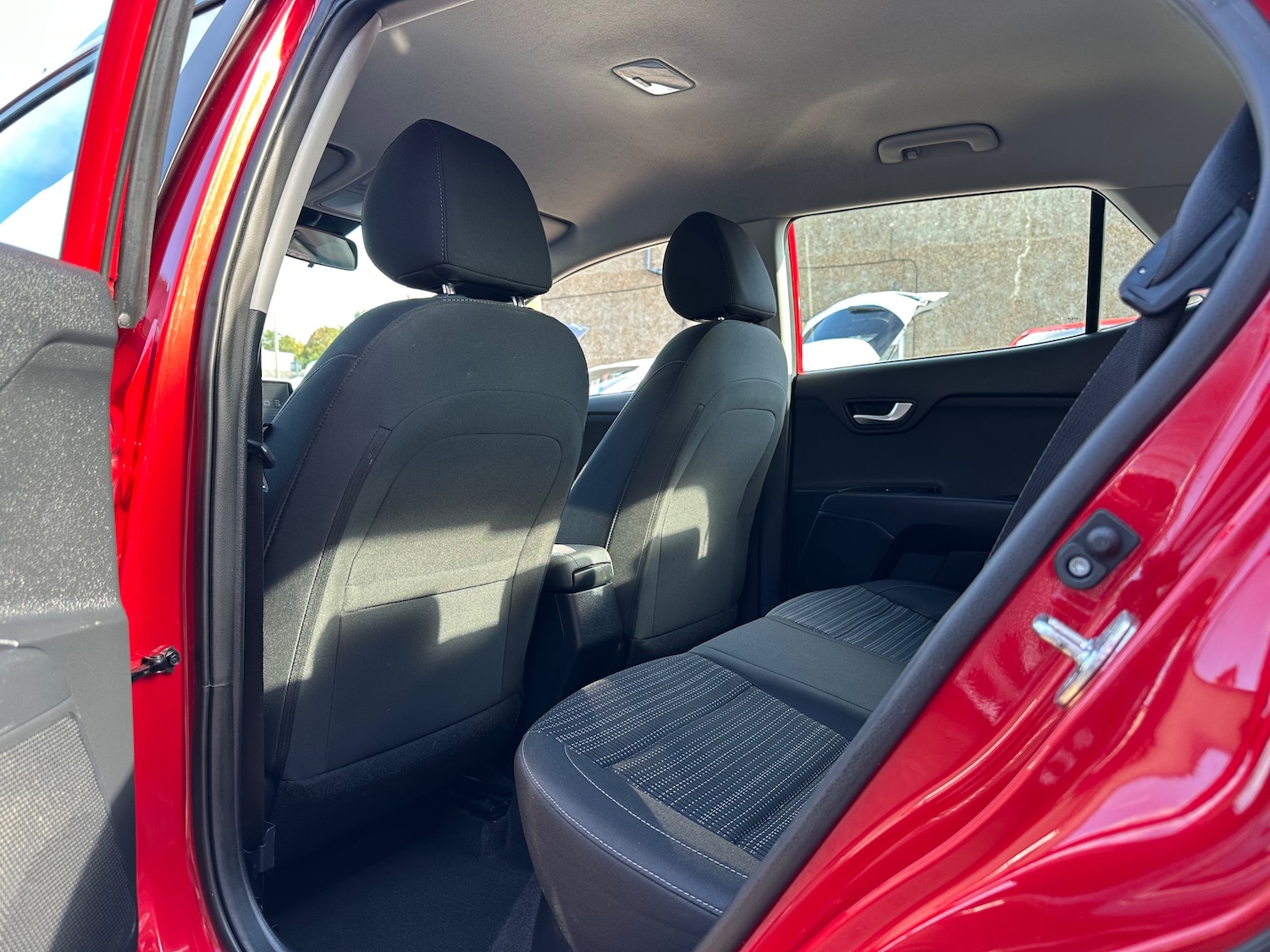 Used Kia Stonic 2022 for sale - 75999313: Photo 14