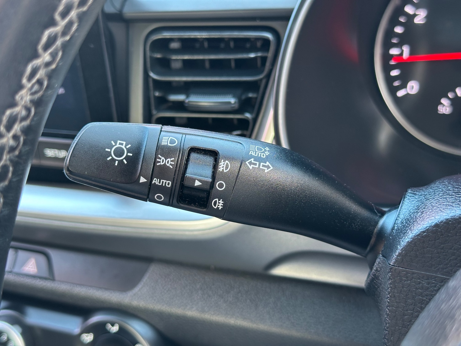 Used Kia Stonic 2022 for sale - 75999313: Photo 27