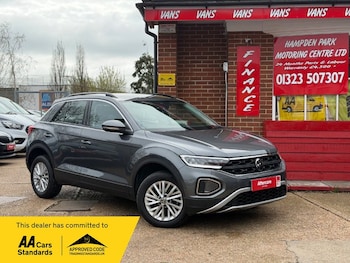 Used Volkswagen T-Roc 2022 for sale - 77650442: Photo