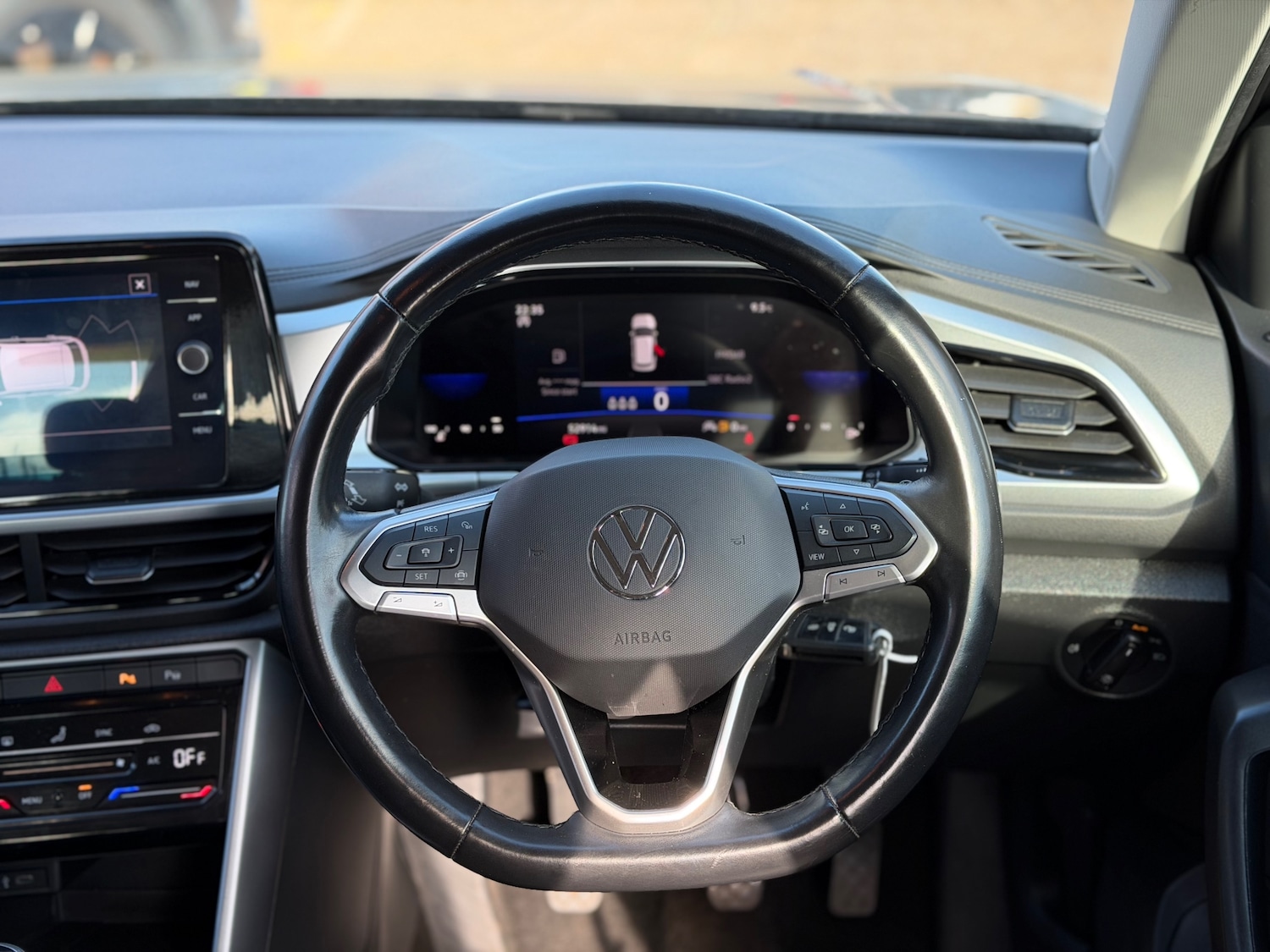 Used Volkswagen T-Roc 2022 for sale - 77650442: Photo 21