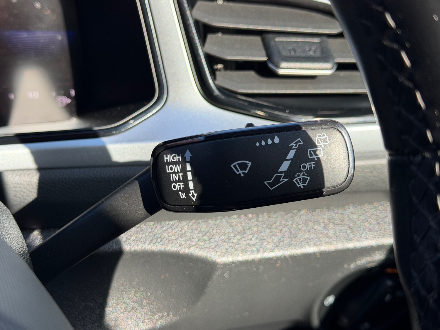 Used Volkswagen T-Roc 2022 for sale - 77650442: Photo 28