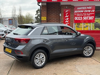 Used Volkswagen T-Roc 2022 for sale - 77650442: Photo