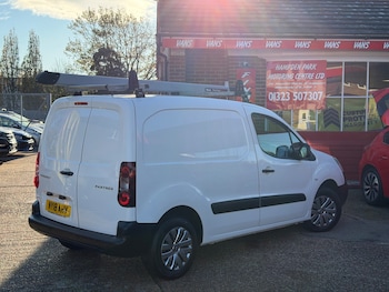 Used Peugeot Partner 2018 for sale - 76480803: Photo