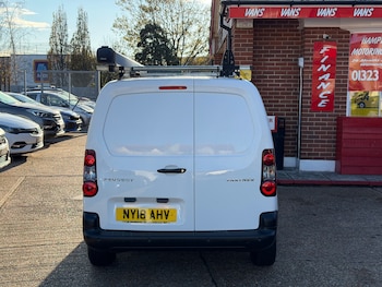 Used Peugeot Partner 2018 for sale - 76480803: Photo