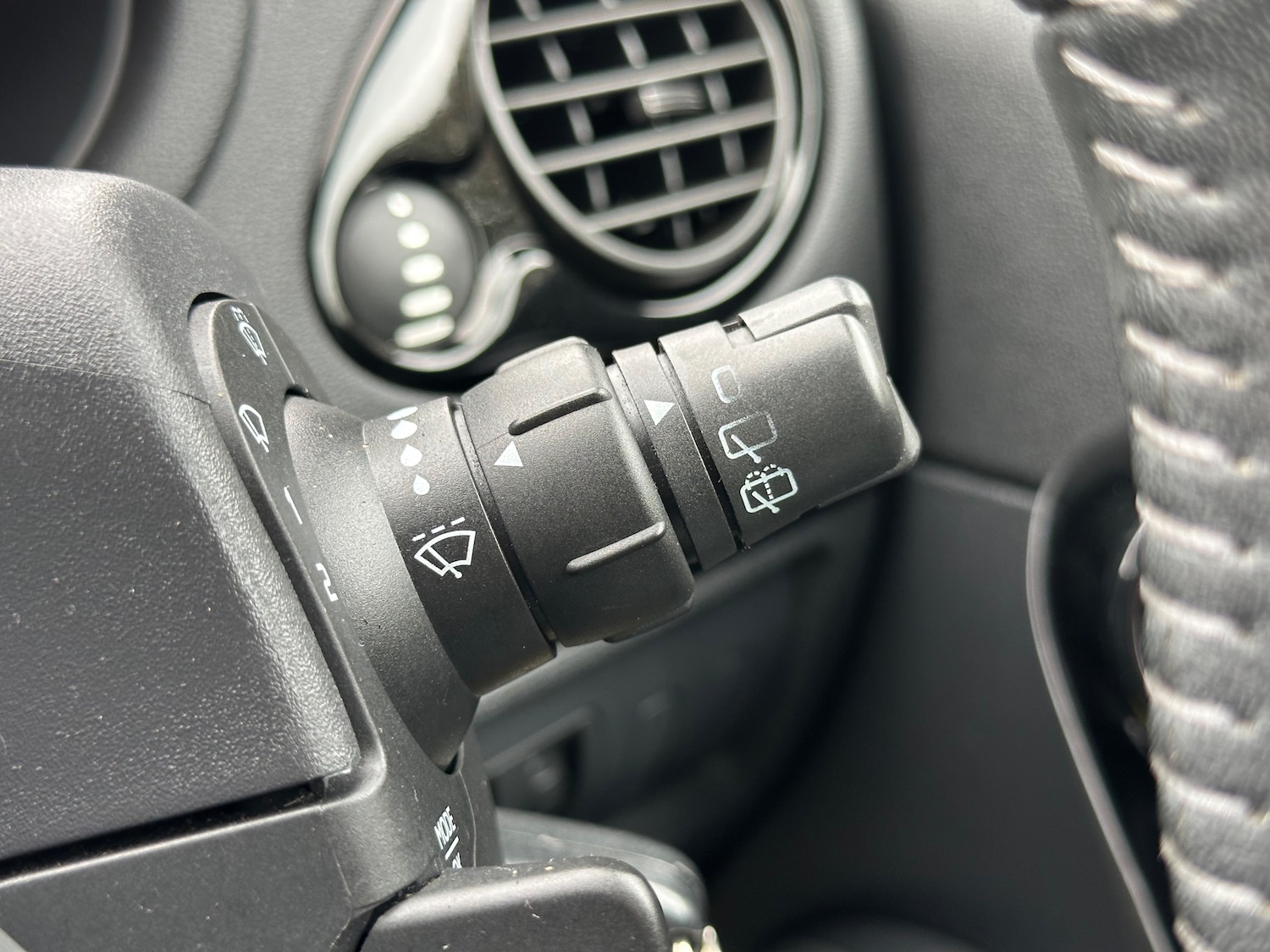 Used Renault Clio 2012 for sale - 75283567: Photo 19