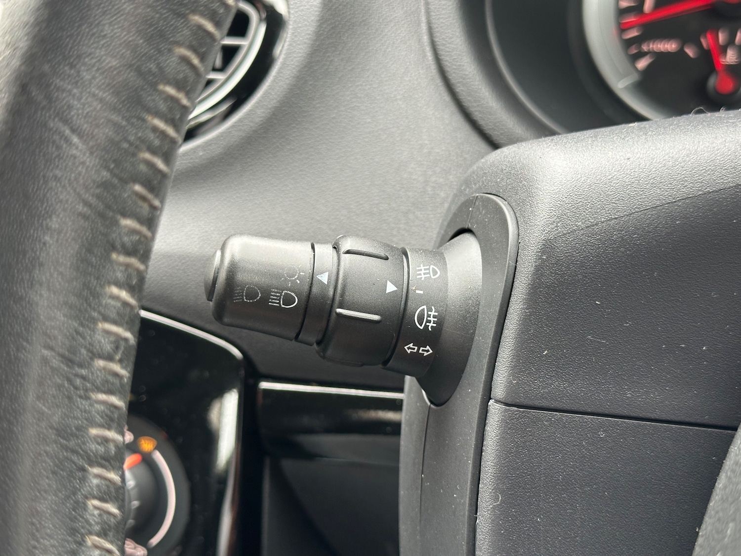 Used Renault Clio 2012 for sale - 75283567: Photo 21