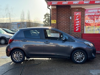 Used Toyota Yaris 2016 for sale - 77477089: Photo