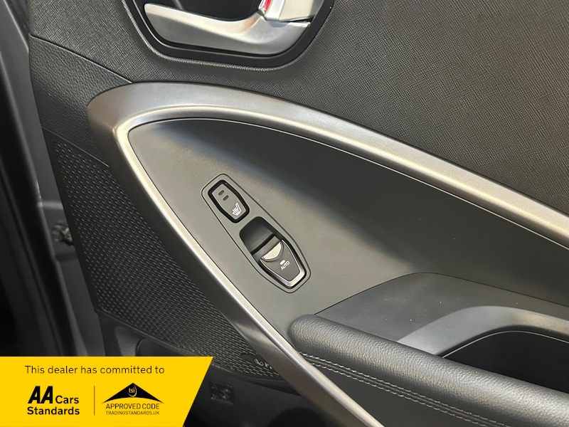 Used Hyundai Santa Fe 2016 for sale - 77096789: Photo 40