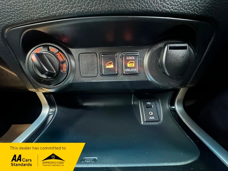 Used Nissan Navara 2017 for sale - 77423091: Photo 32
