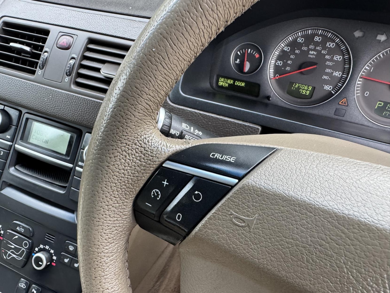 Used Volvo XC90 2006 for sale - 76726198: Photo 16