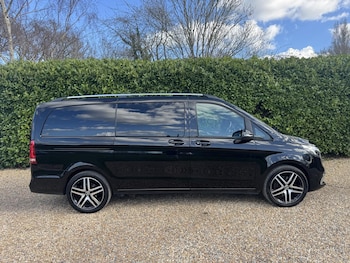 Used Mercedes-Benz V-Class 2022 for sale - 77891841: Photo