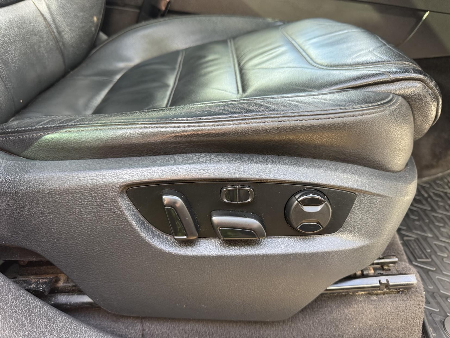 Used Volkswagen Touareg 2012 for sale - 78067649: Photo 13