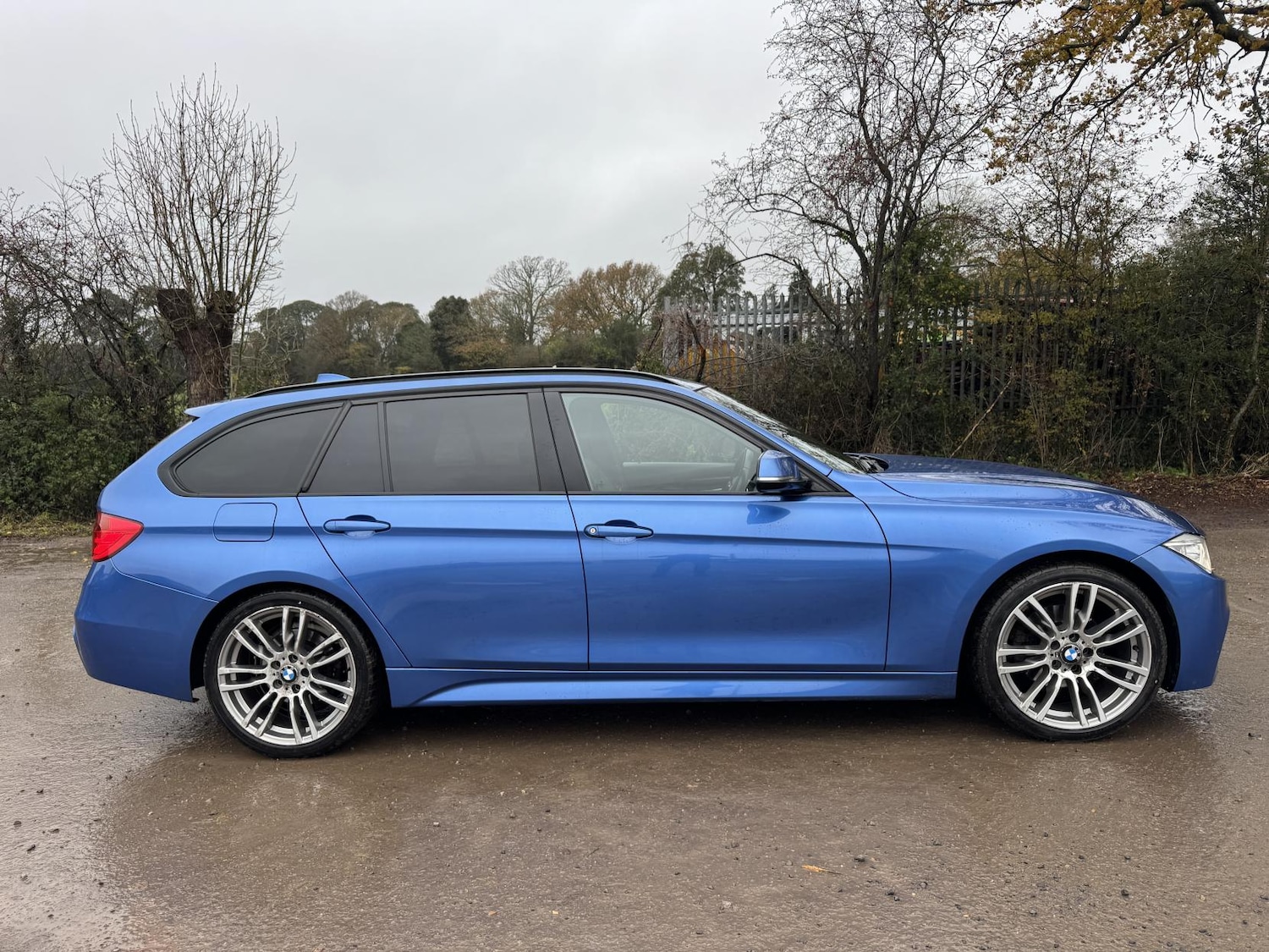 Used BMW 3 Series 2013 for sale - 76770312: Photo 2