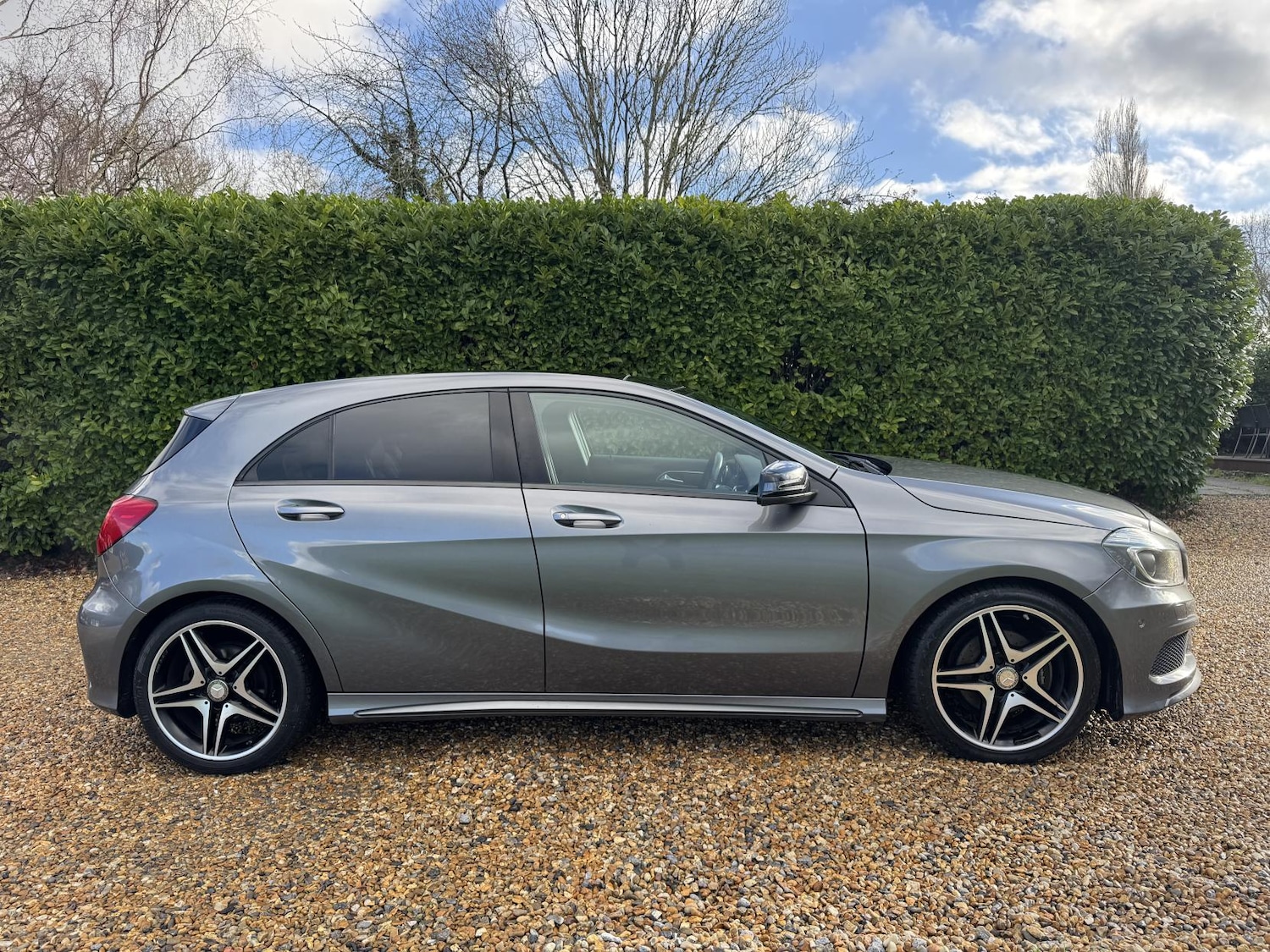 Used Mercedes-Benz A-Class 2015 for sale - 77353962: Photo 2