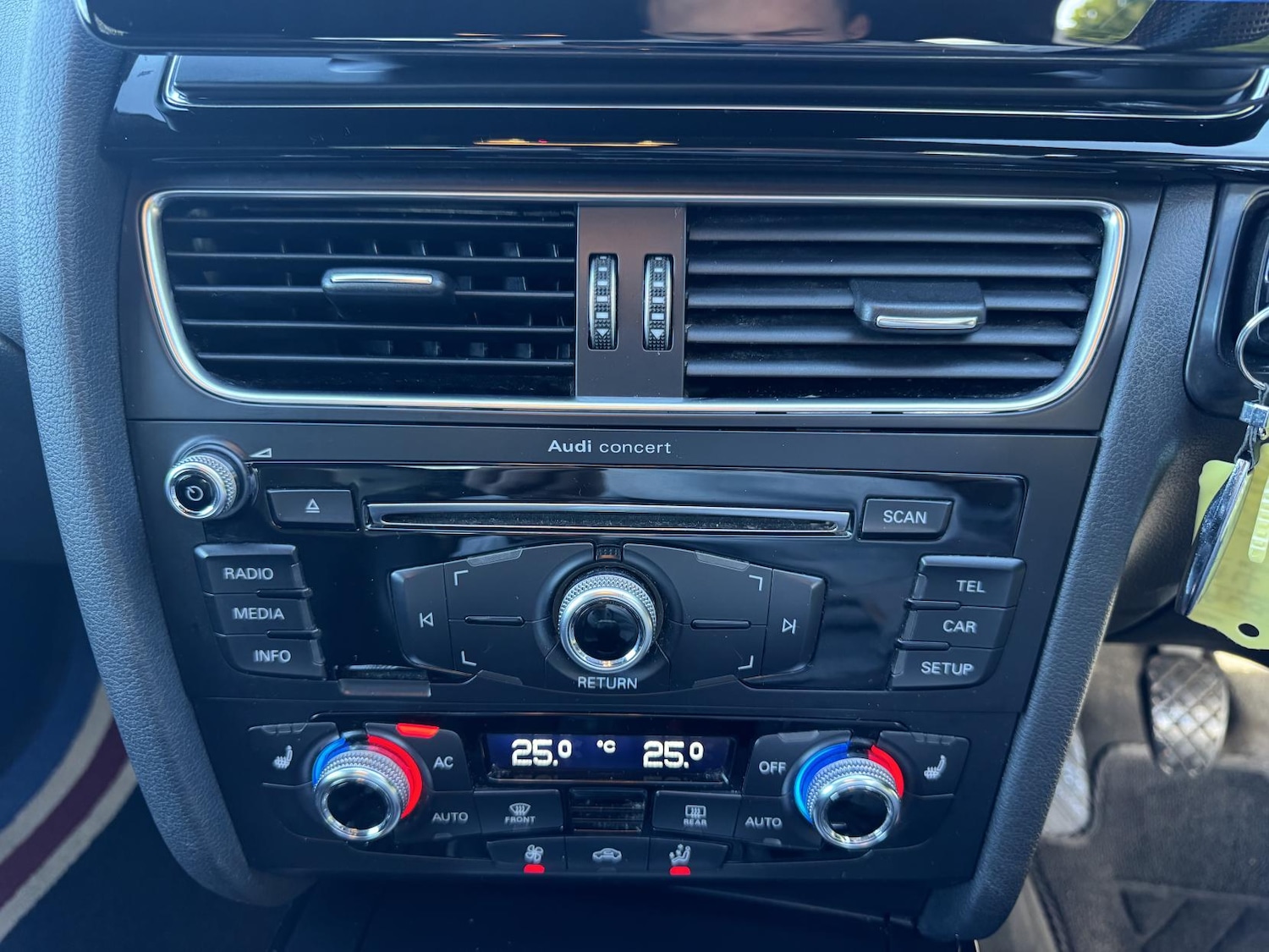 Used Audi A4 2014 for sale - 77438785: Photo 14