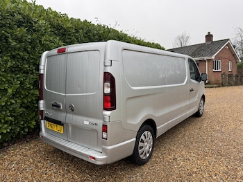 Used Vauxhall Vivaro 2017 for sale - 77702855: Photo