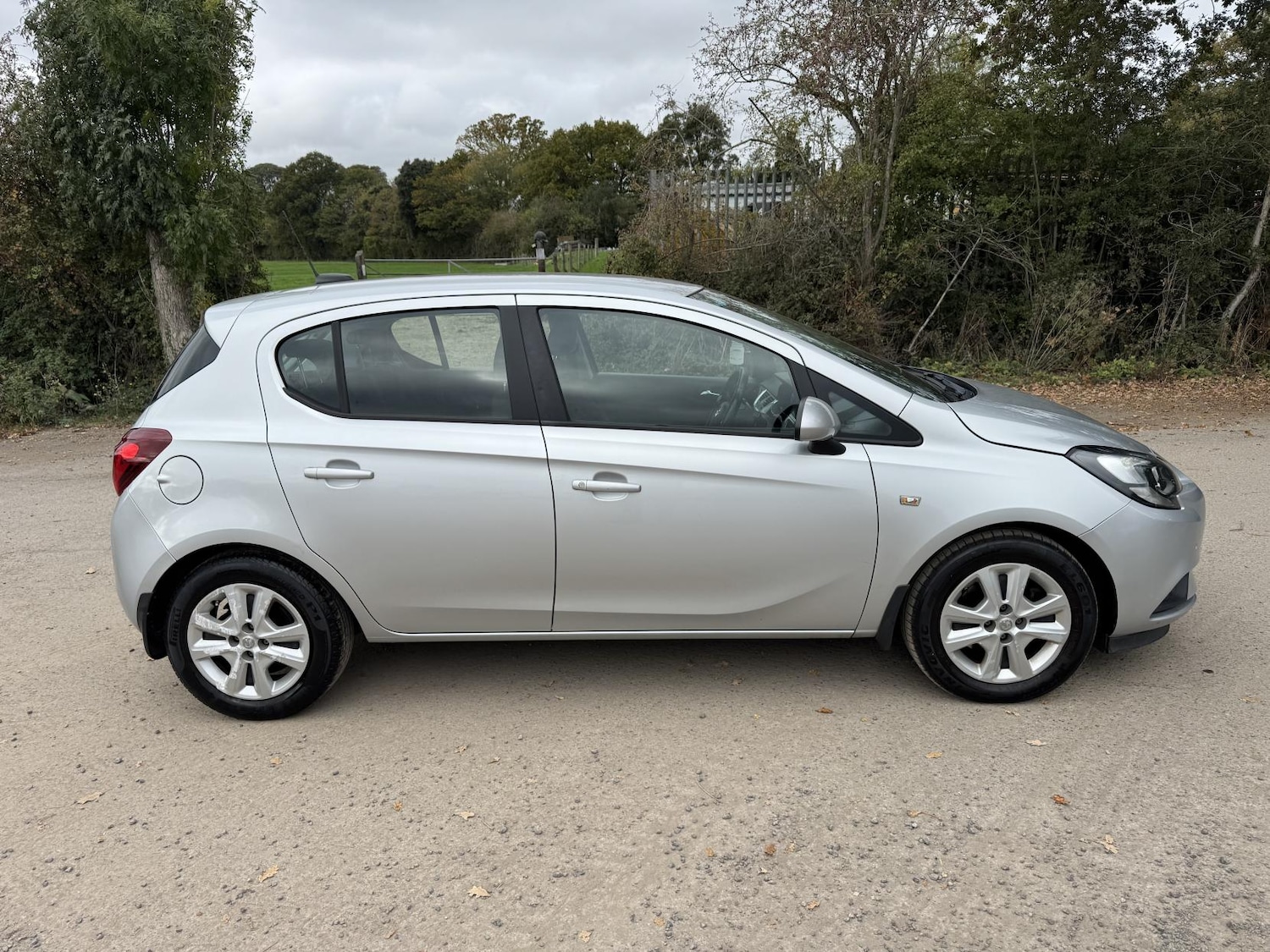 Used Vauxhall Corsa 2017 for sale - 77233718: Photo 2