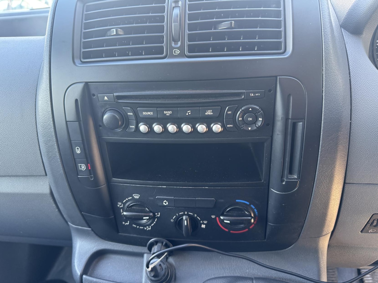 Used Peugeot Expert 2011 for sale - 78028179: Photo 13