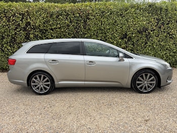 Used Toyota Avensis 2012 for sale - 79543907: Photo