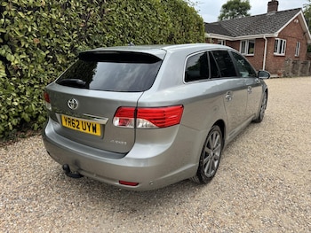 Used Toyota Avensis 2012 for sale - 79543907: Photo