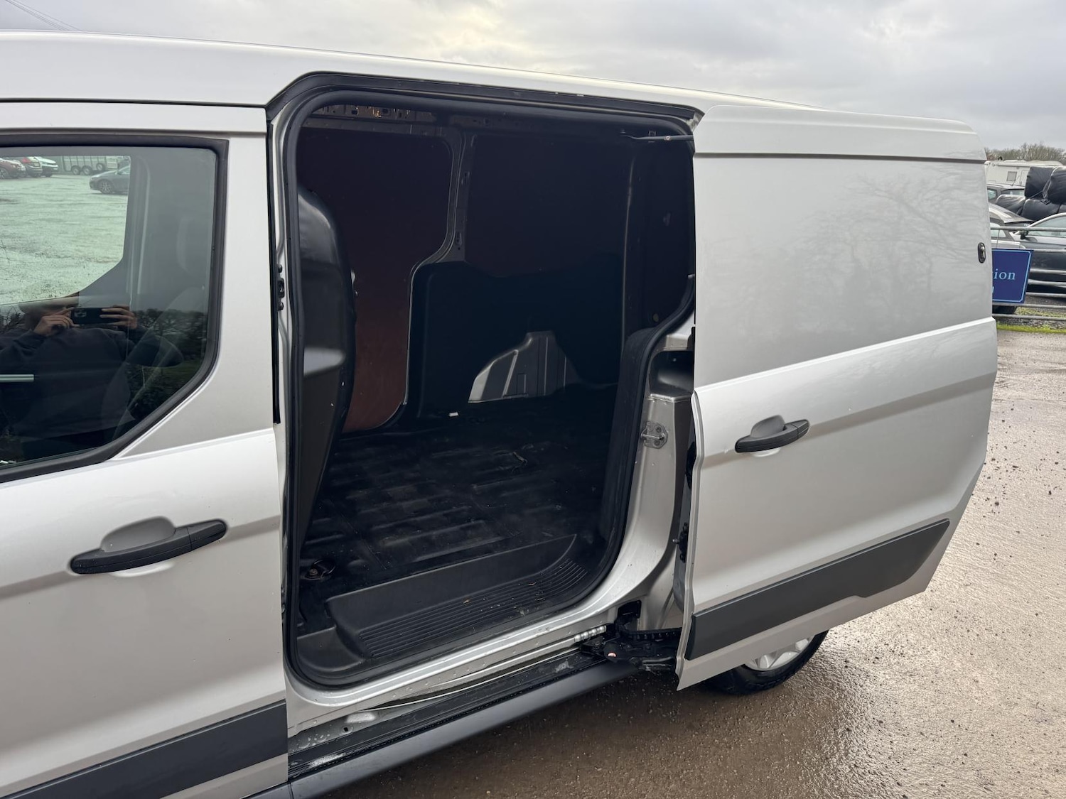 Used Ford Transit Connect 2015 for sale - 76922265: Photo 19