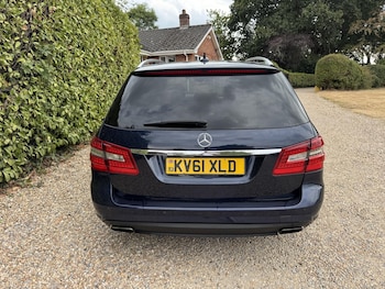 Used Mercedes-Benz E Class 2011 for sale - 79543909: Photo