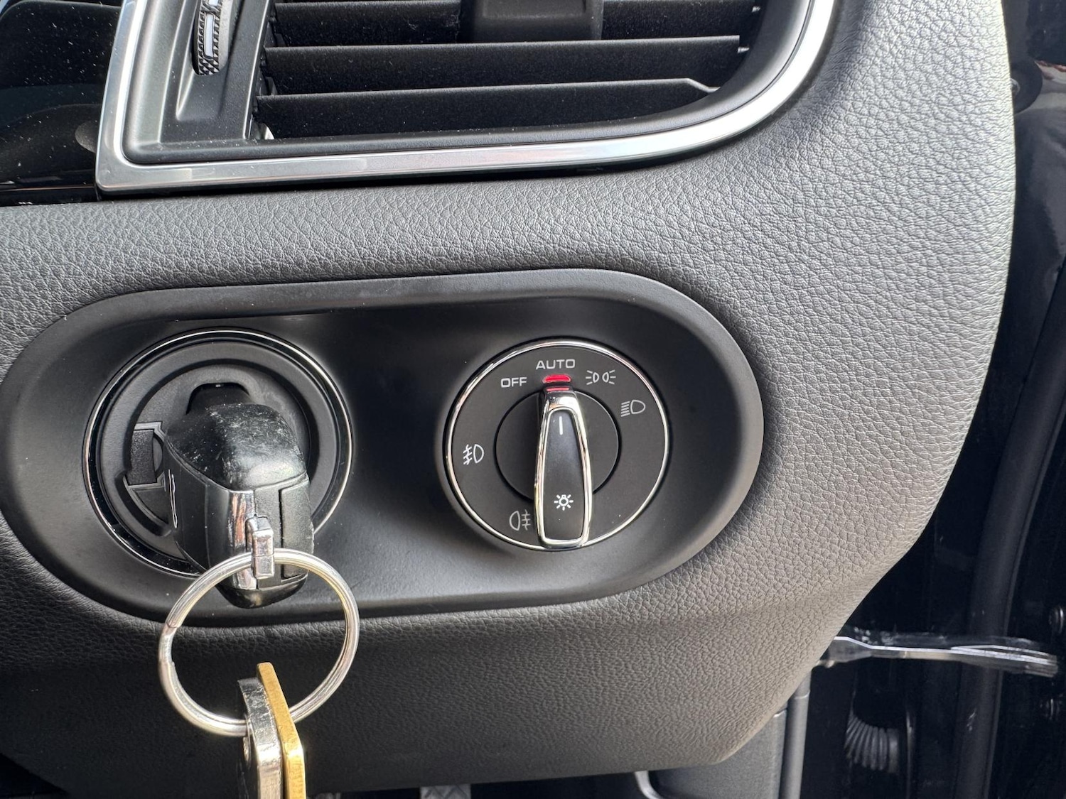 Used Porsche Macan 2015 for sale - 76750291: Photo 18