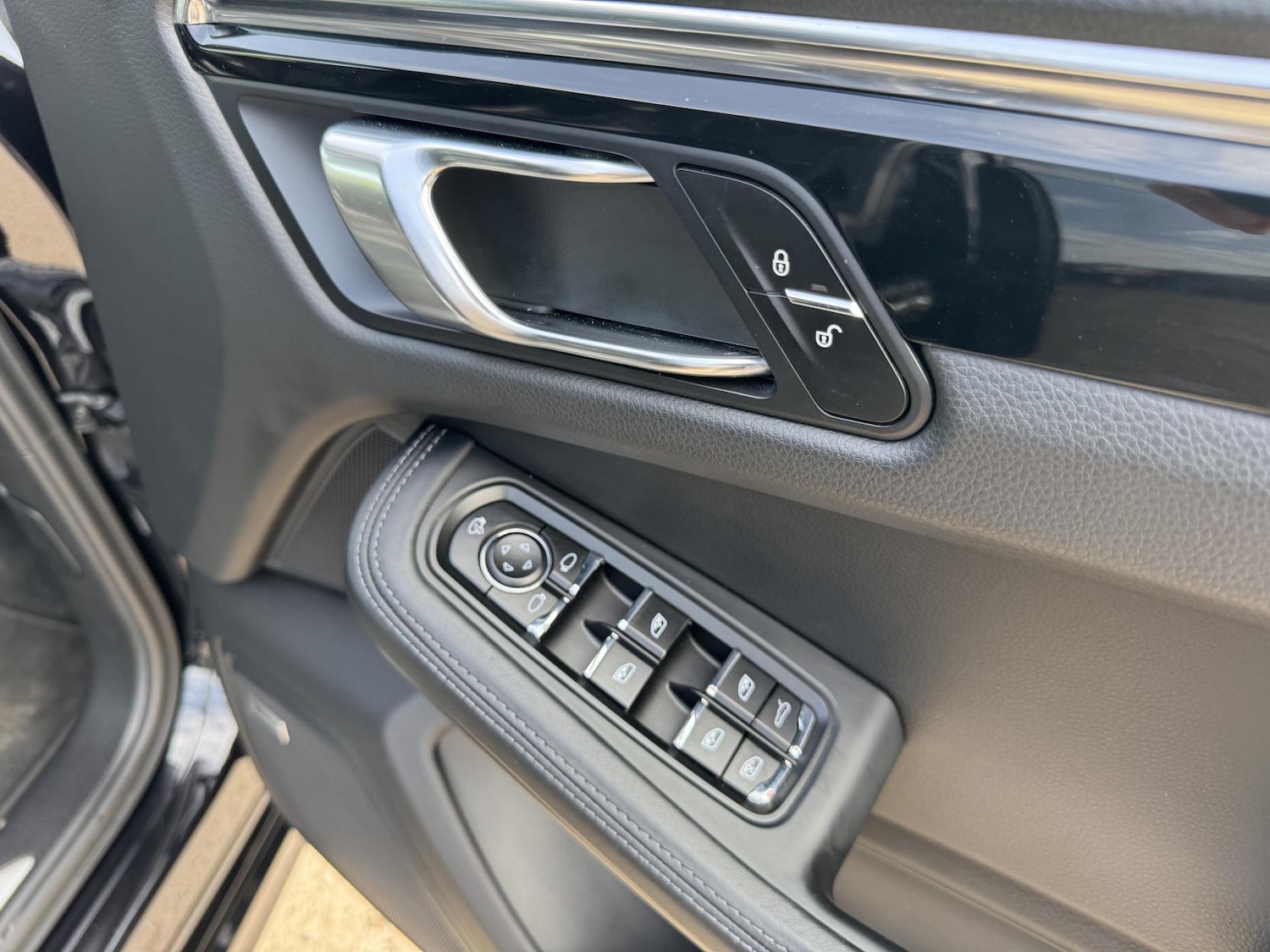 Used Porsche Macan 2015 for sale - 76750291: Photo 25