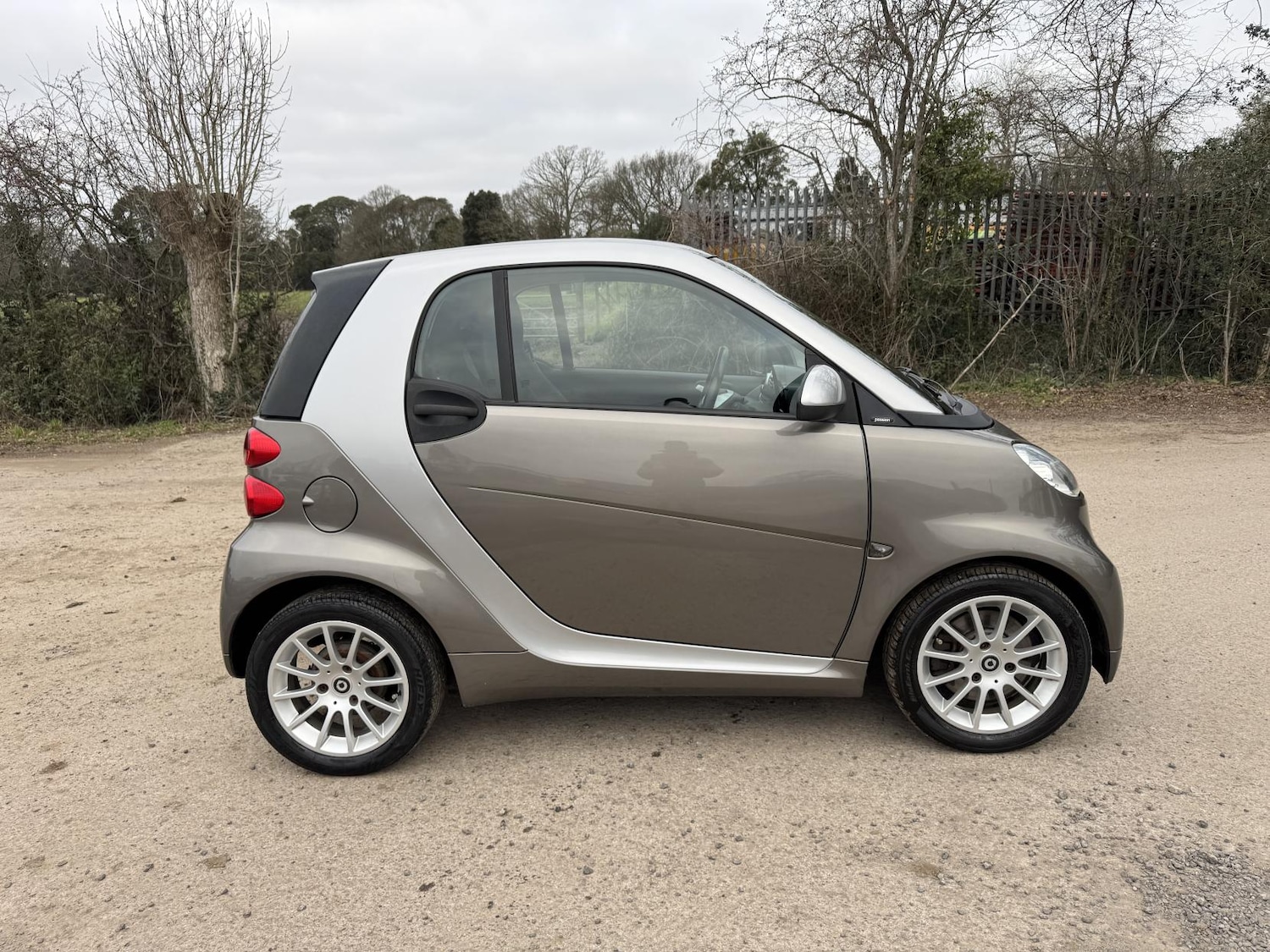 Used smart fortwo 2011 for sale - 77063588: Photo 2