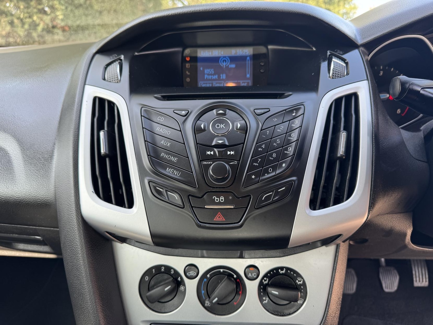 Used Ford Focus 2012 for sale - 77036947: Photo 15