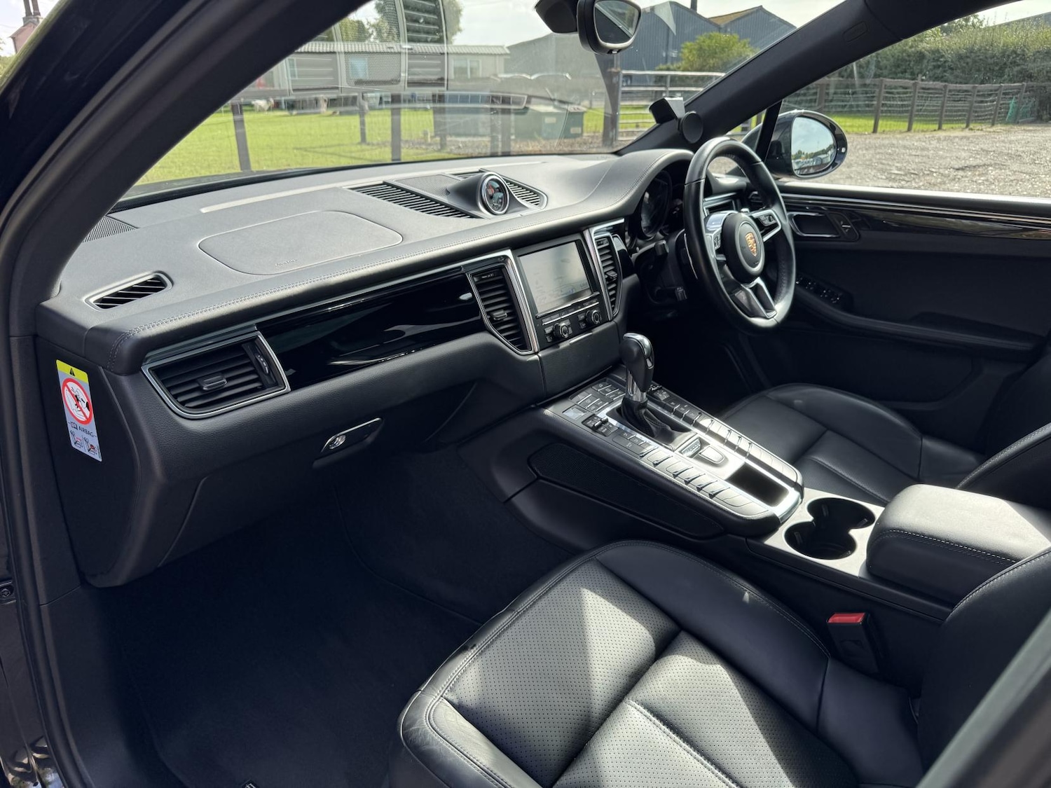 Used Porsche Macan 2015 for sale - 77233711: Photo 32