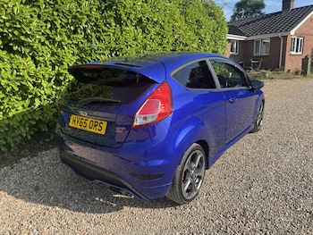 Used Ford Fiesta 2015 for sale - 79030088: Photo